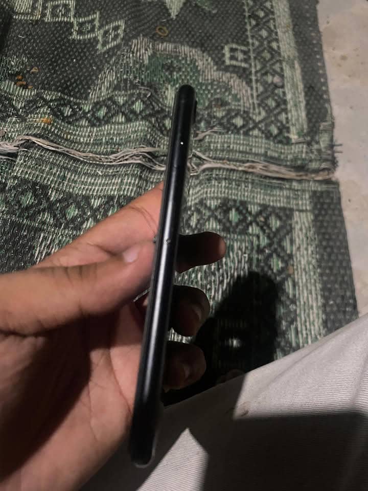 Apple iPhone 7 3
