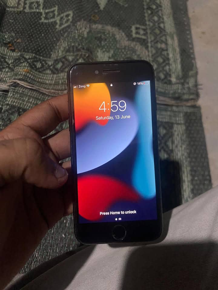 Apple iPhone 7 4