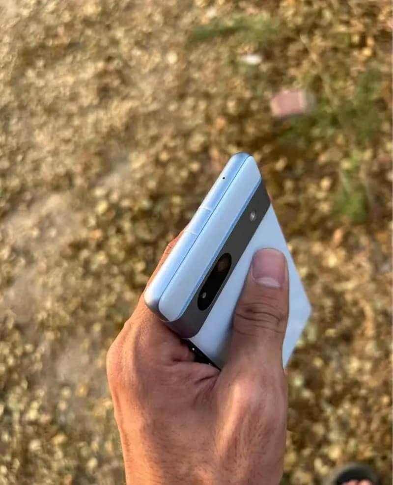 Google Pixel 7a 3
