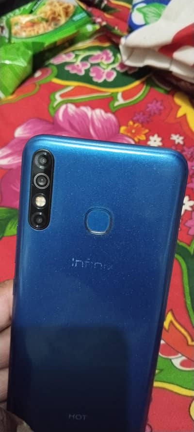 Infinix Hot 8