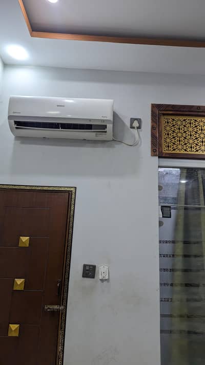 1 Ton Orient Excellent Cooling fully working