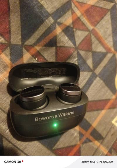Bowers & Wilkins pi8