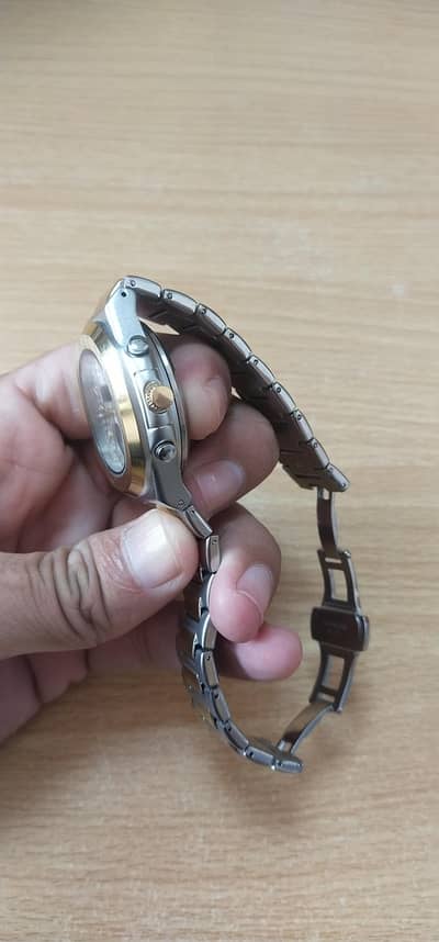 branded bestwin busines clas stylish dual time ghari aluminum metal