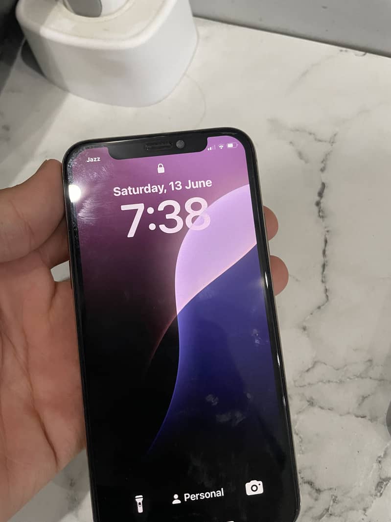 Apple iPhone X 4