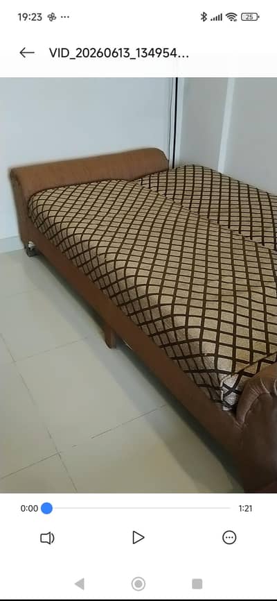 QUEEN SIZE SOFA CUM BAD