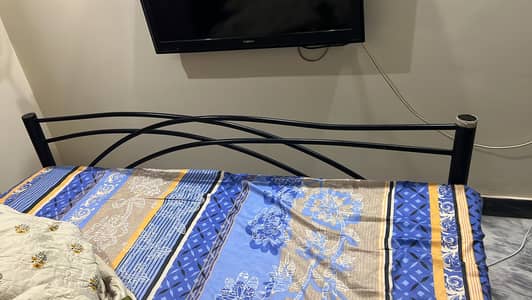 King size iron road bed for sale
