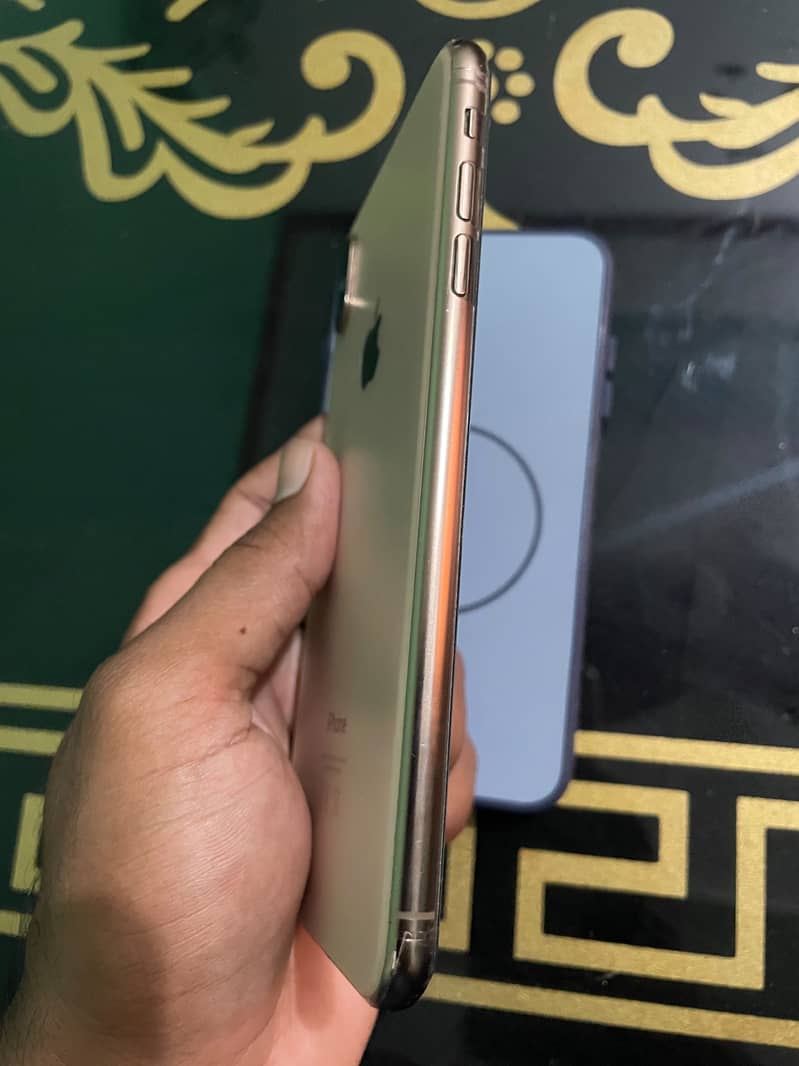IPHONE XS MAX 1