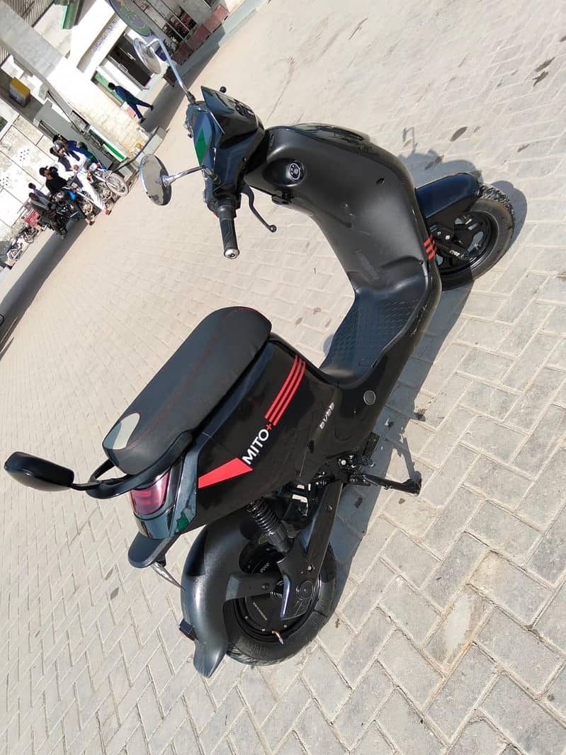 scooty 1
