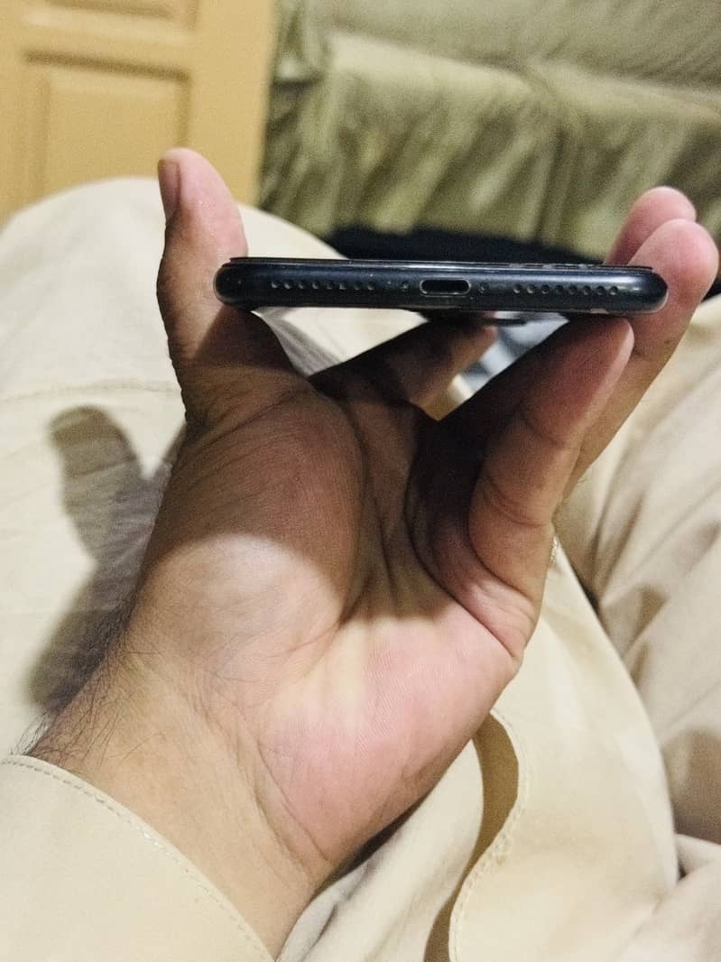 Apple iPhone 7 Plus 2