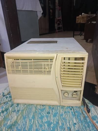 Window AC 0.75 Ton (Gas Leak hai, Gas Dalay gi)