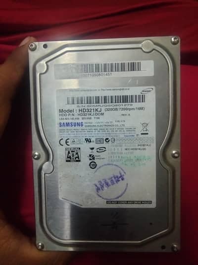 2 piece of Samsung hard drives for sale 320 gb or 118 gb