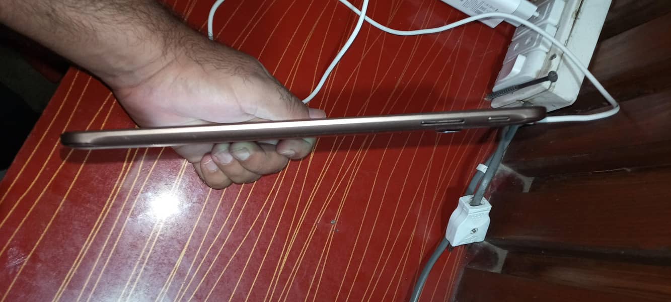 tab e v good condition 2