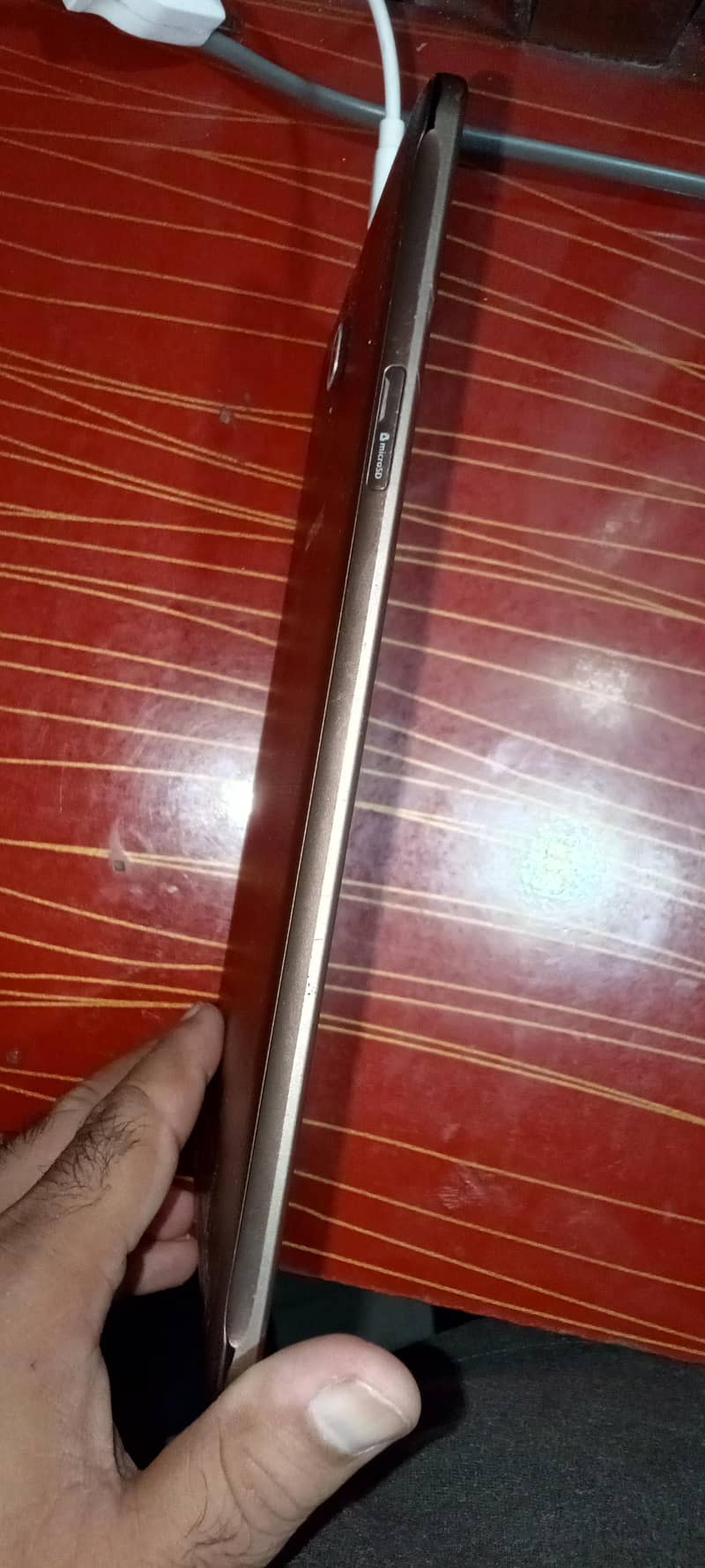 tab e v good condition 4