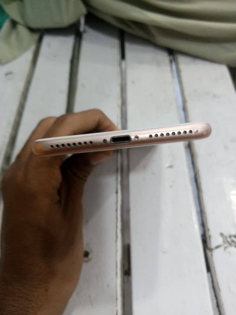 Apple iPhone 8 Plus 2