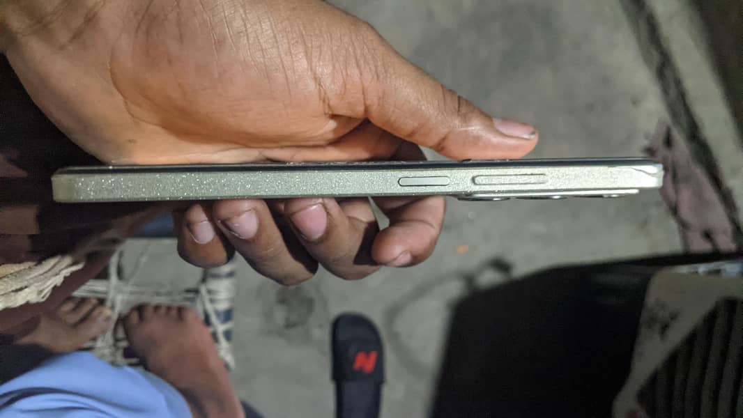 Realme C75 1