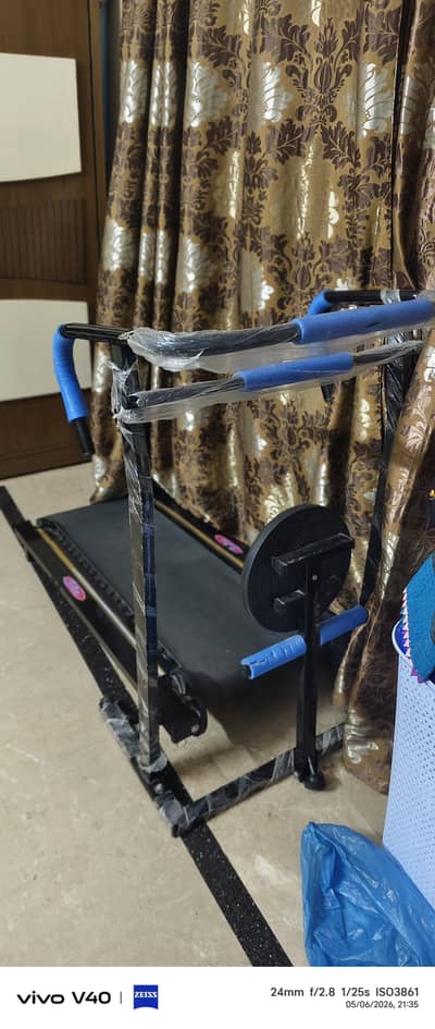 Manual Treadmill with Twister & Push-Up Bar – Like New Condition