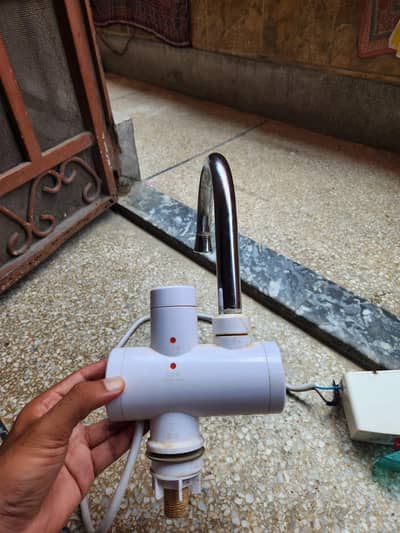 heating water faucet