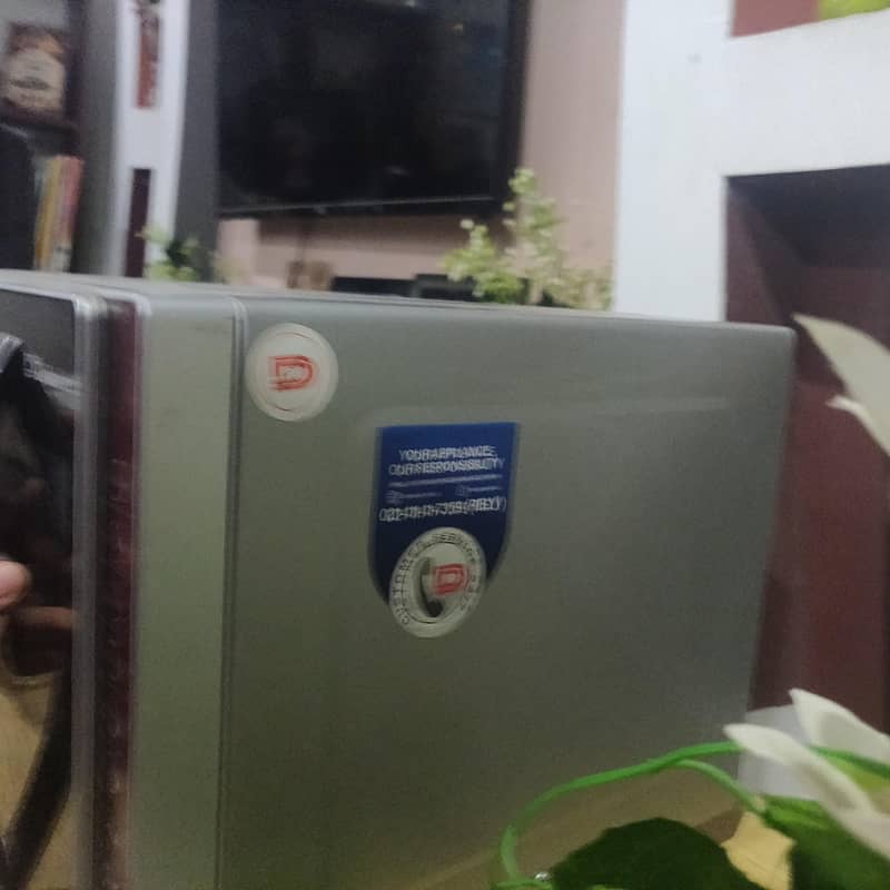 Dawlance microwave 1