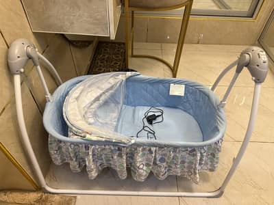 Baby electric swing