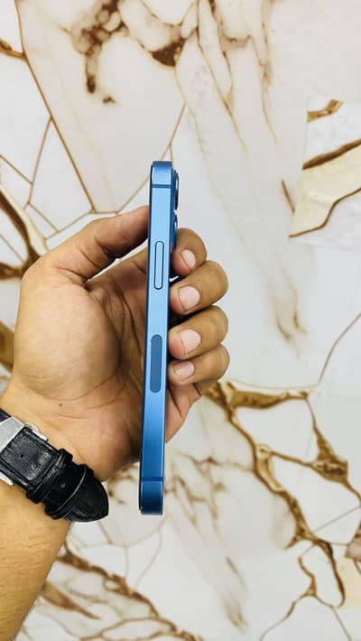 Apple iPhone 13 mini