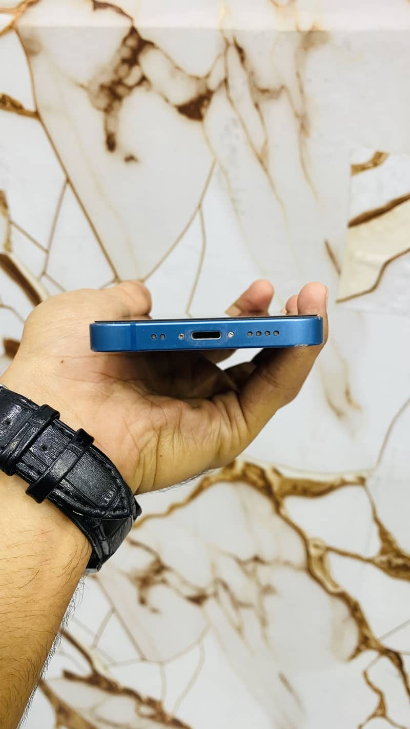 Apple iPhone 13 mini 1
