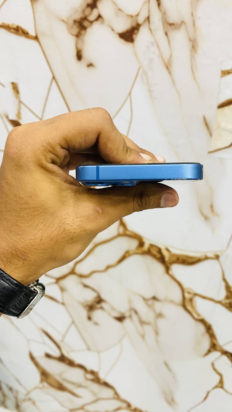 Apple iPhone 13 mini 3