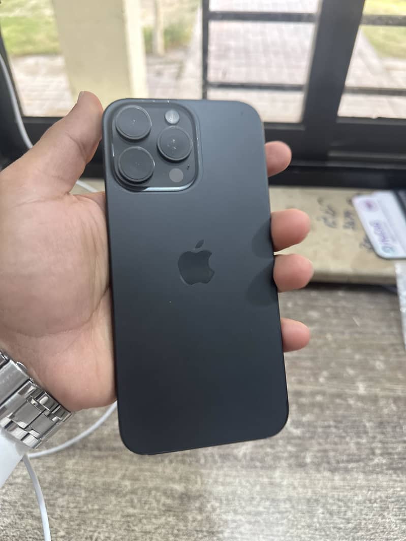 Iphone 15 Pro Max 4