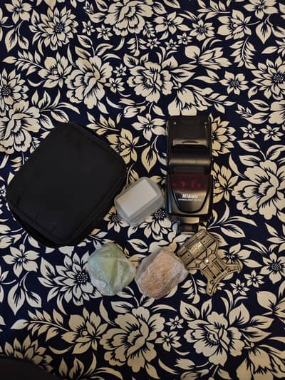 Nikon SB-700 flash