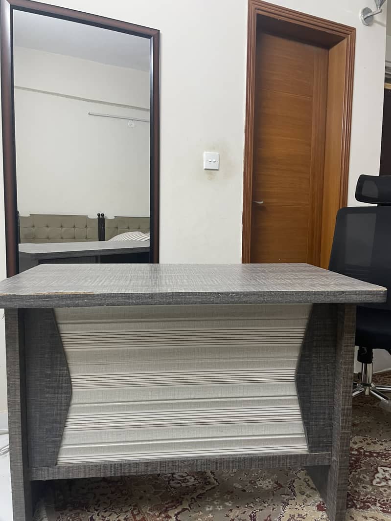 Study/computer/office Tables x2 3