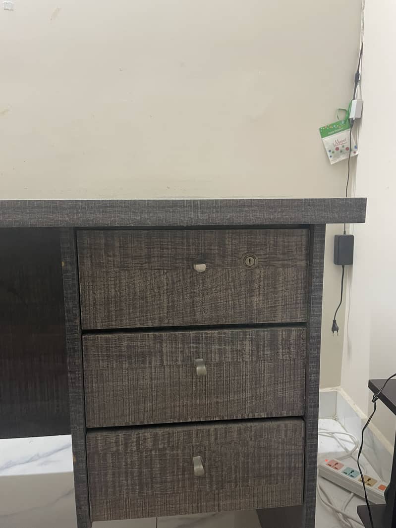 Study/computer/office Tables x2 4
