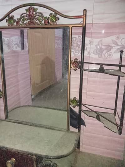 makover mirror