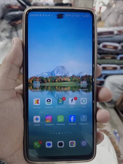 8 GB ram ha or 256 GB rom ha