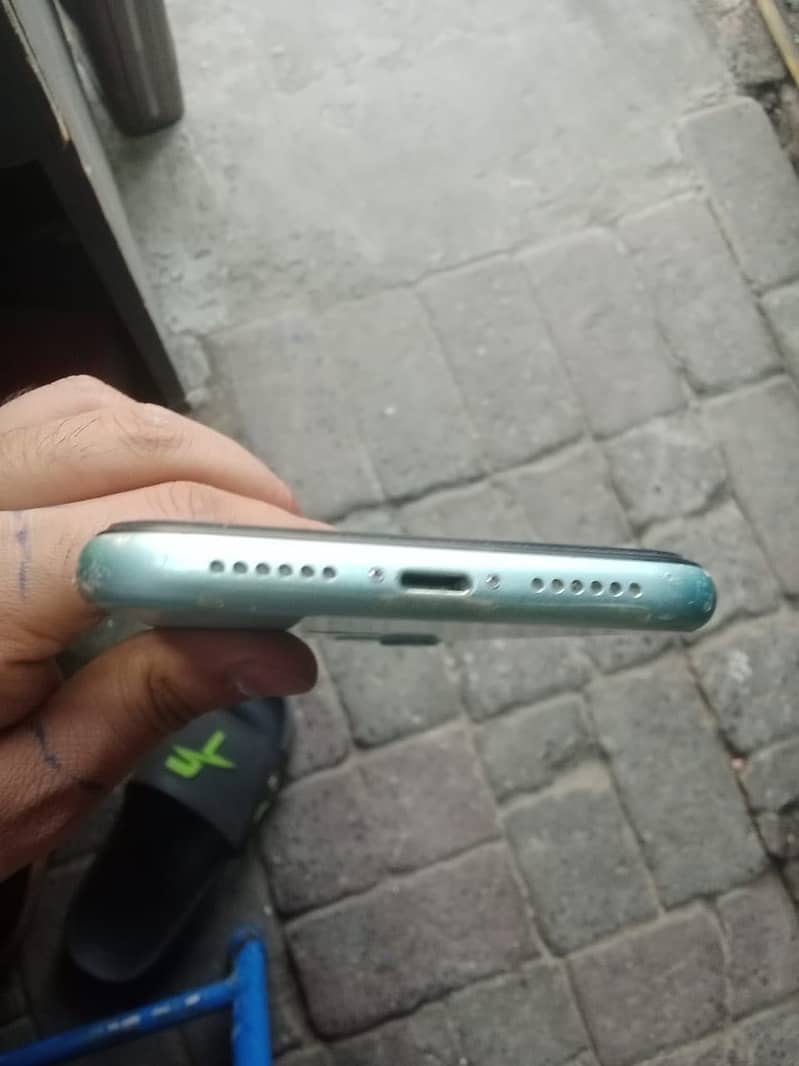 iPhone 11 2