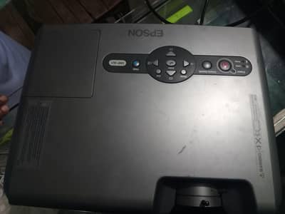 EPISON EMP821 PROJECTOR