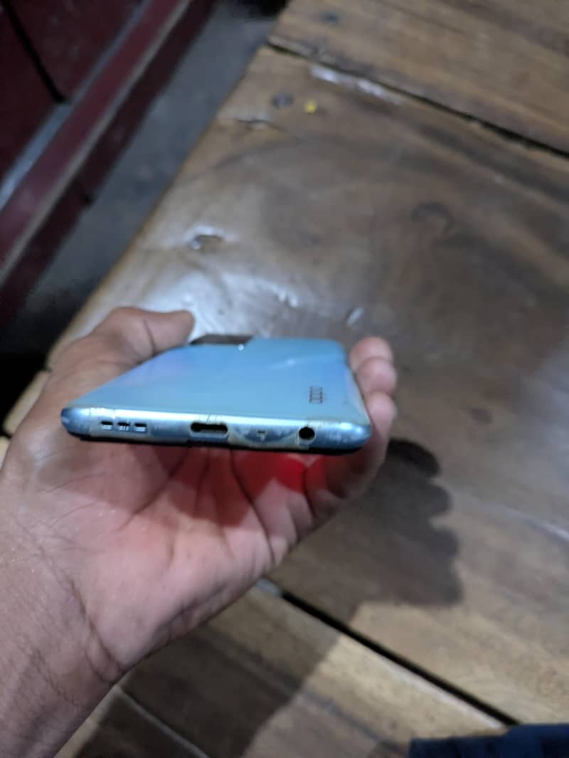 OPPO A76 0