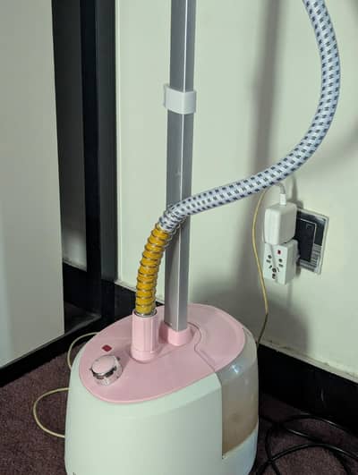 vacuum cleaner and steamer