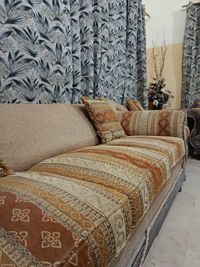5 seater Sofa set - in Good condition - price is negotiable