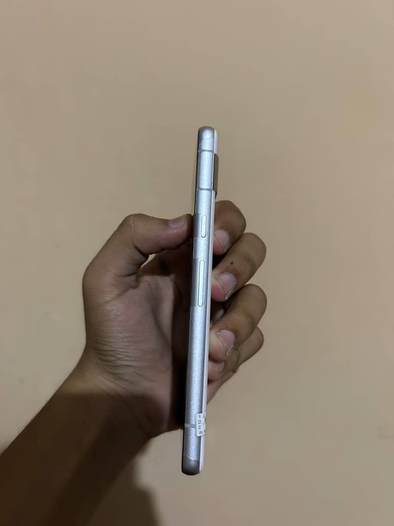 Google Pixel 7a 5