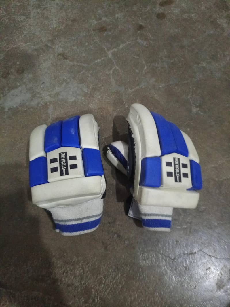 Cricket kit 9 items 4