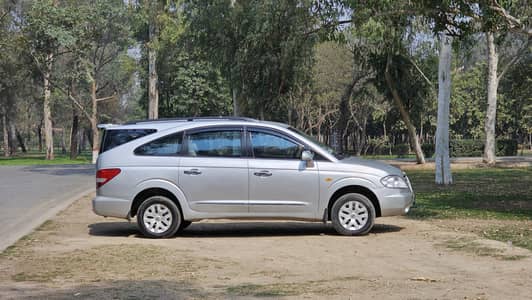 Ssangyong Stavic 2006- Automatic (11 Seater) for Sale