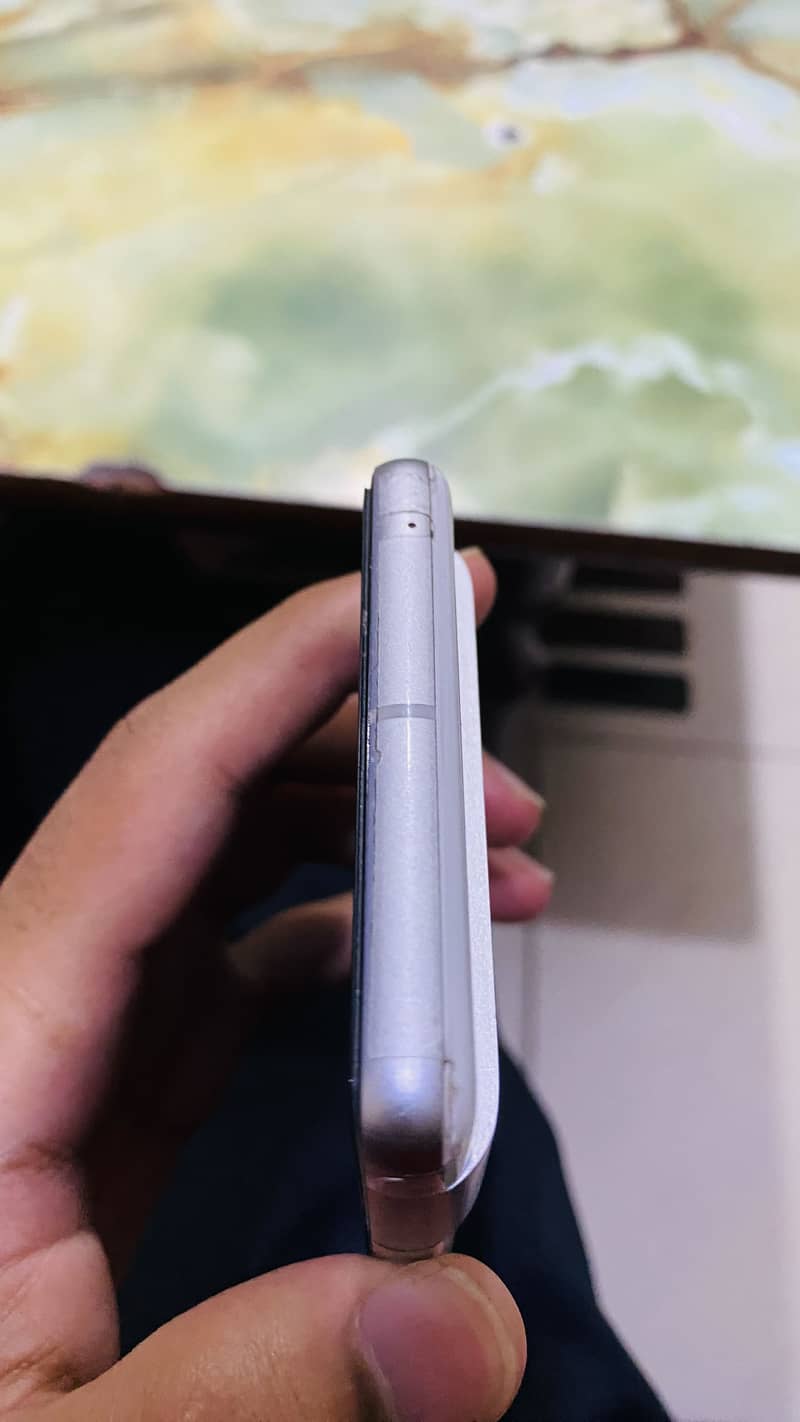 Google Pixel 7 4