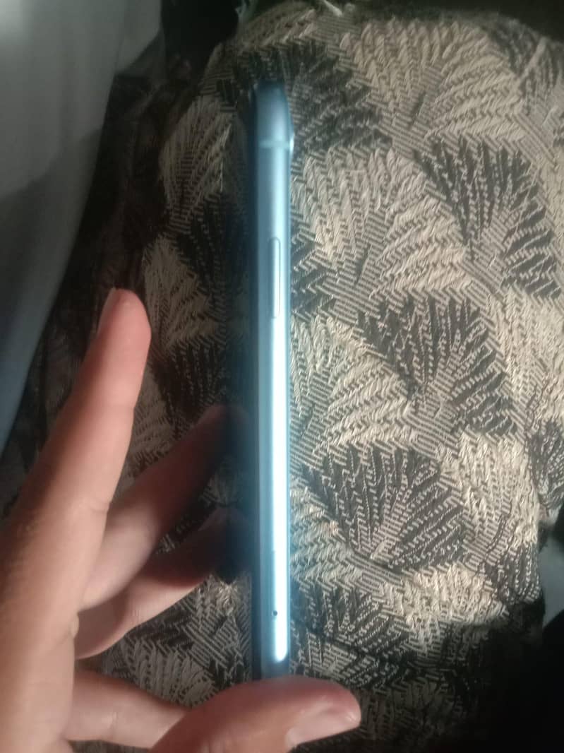 Apple iPhone X 3