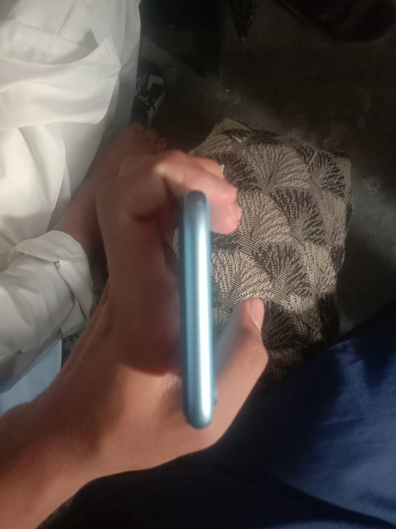 Apple iPhone X 5