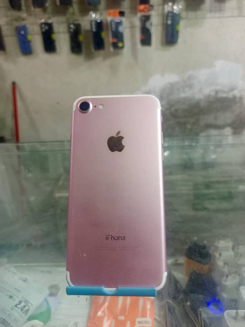 Apple iPhone 7 1