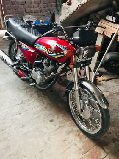 total genuine Honda 2018 model Faisalabad number