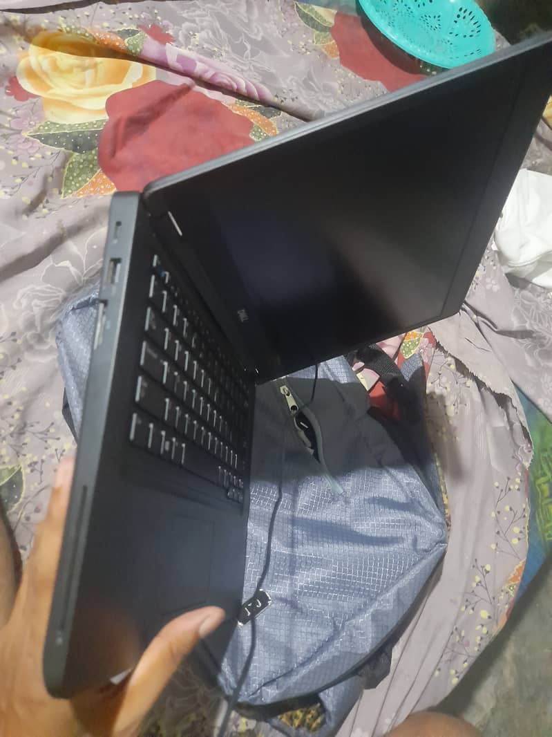 Dell 5490 1