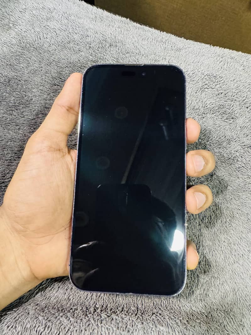 Apple iPhone 14 Pro Max 12