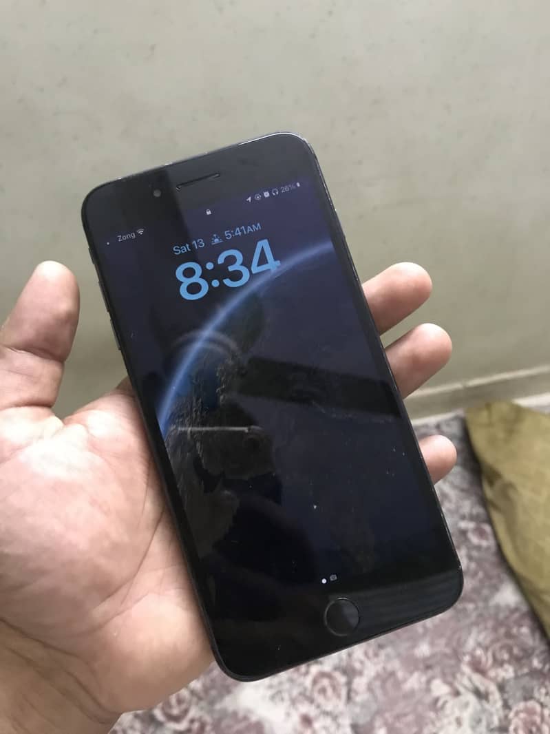 Apple iPhone 8 Plus 1