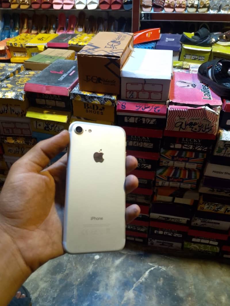 Apple iPhone 7 2