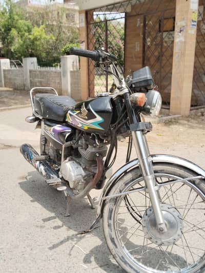 Honda 125 black